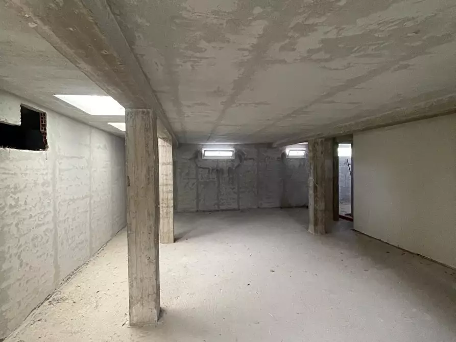 Immagine 38 di Villa in vendita  a Camaiore