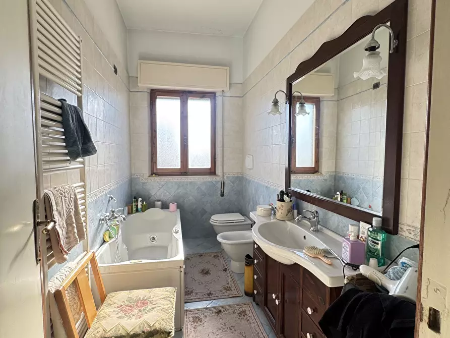 Immagine 45 di Quadrilocale in vendita  a Pietrasanta