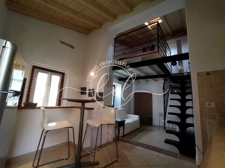 Immagine 8 di Porzione di casa in vendita  a Camaiore