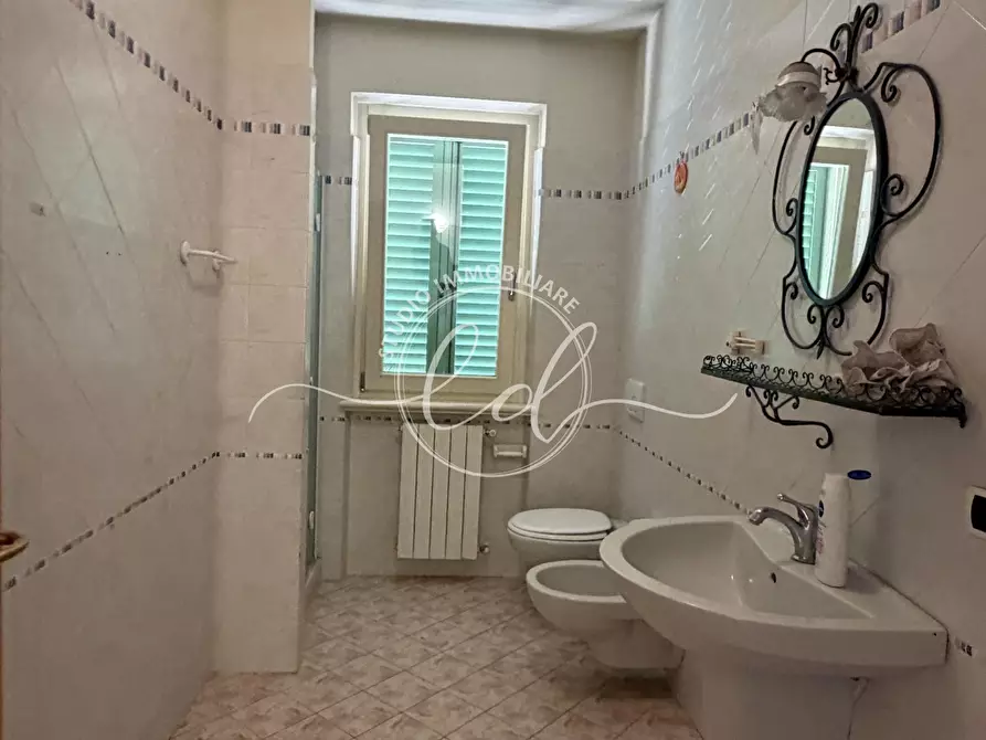 Immagine 41 di Quadrilocale in vendita  a Camaiore