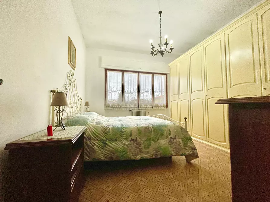 Immagine 11 di Casa indipendente in affitto  a Pietrasanta