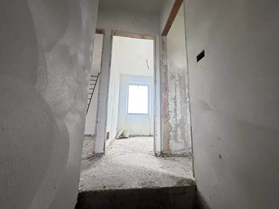 Immagine 18 di Porzione di casa in vendita  a Camaiore