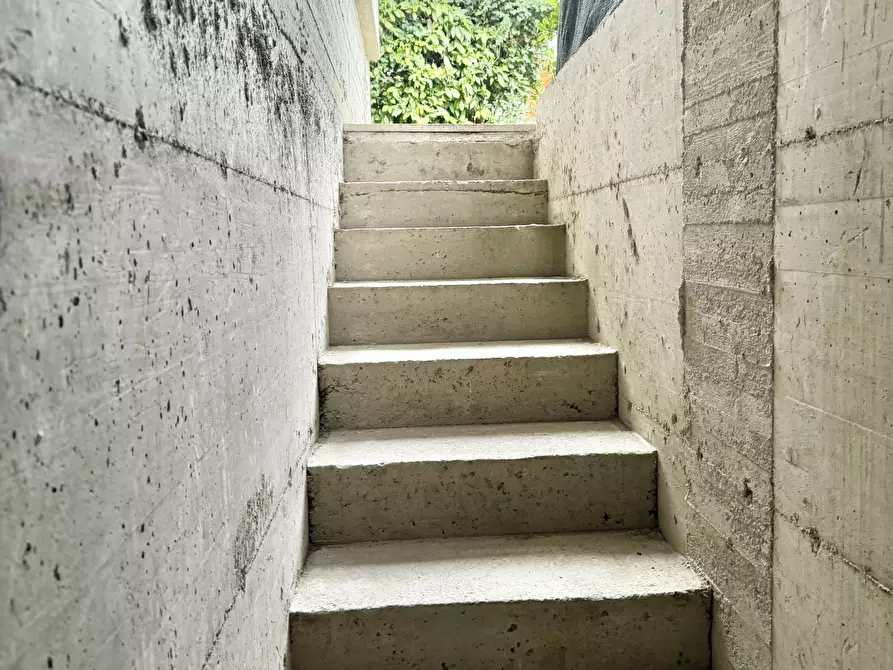 Immagine 41 di Porzione di casa in vendita  a Massa