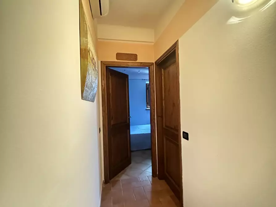 Immagine 18 di Stanza singola in vendita  a Pietrasanta