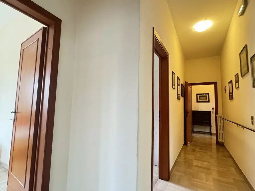 Immagine 38 di Quadrilocale in affitto  a Pietrasanta