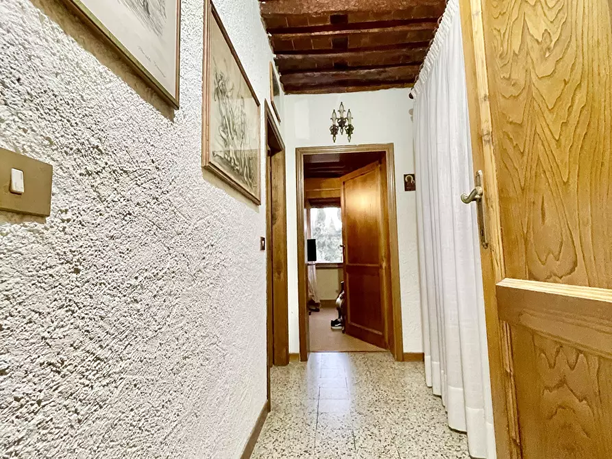 Immagine 56 di Porzione di casa in vendita  a Pietrasanta