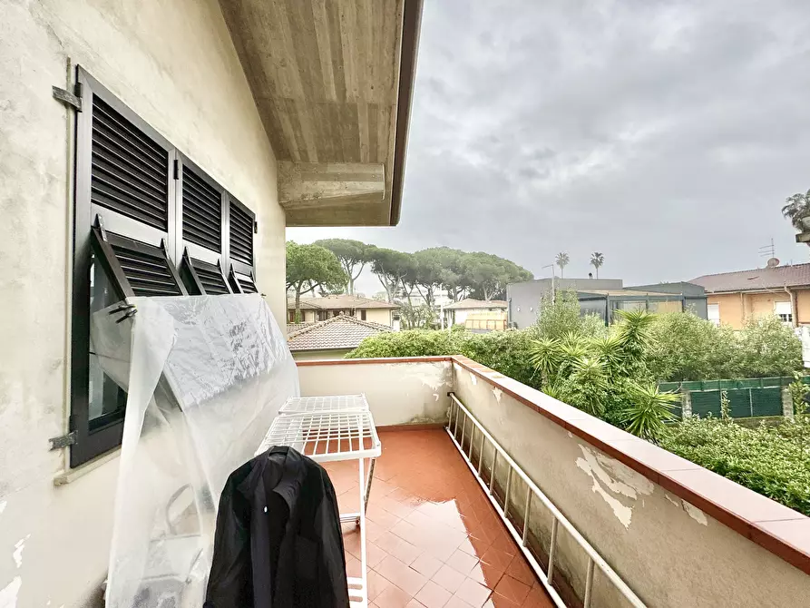 Immagine 20 di Porzione di casa in vendita  a Massa