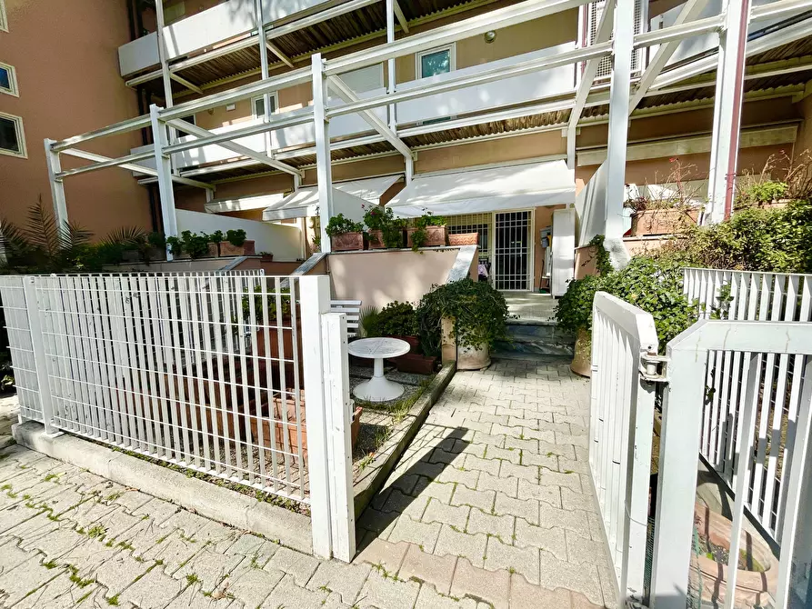 Immagine 29 di Trilocale in vendita  a Pietrasanta