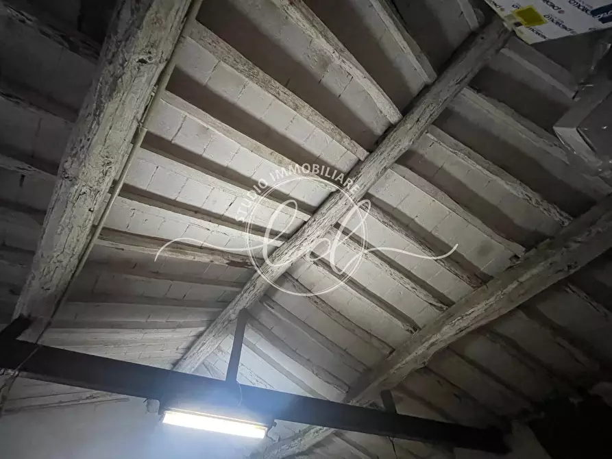 Immagine 29 di Porzione di casa in vendita  a Massarosa