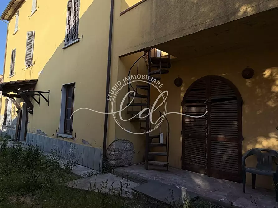 Immagine 3 di Porzione di casa in vendita  a Seravezza