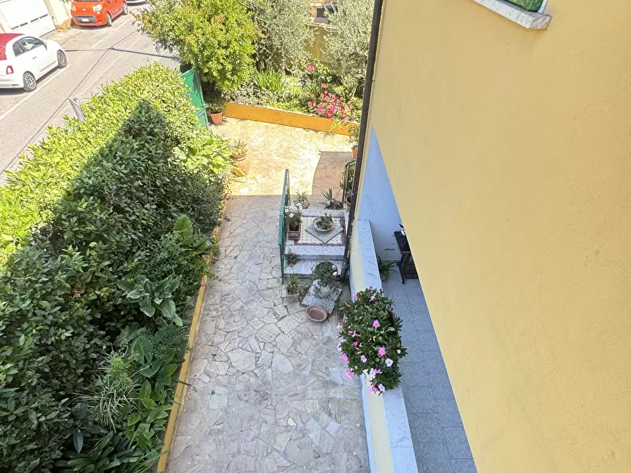Immagine 46 di Porzione di casa in vendita  a Massa
