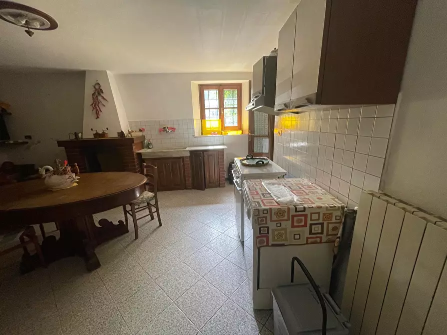 Immagine 17 di Porzione di casa in vendita  a Pietrasanta