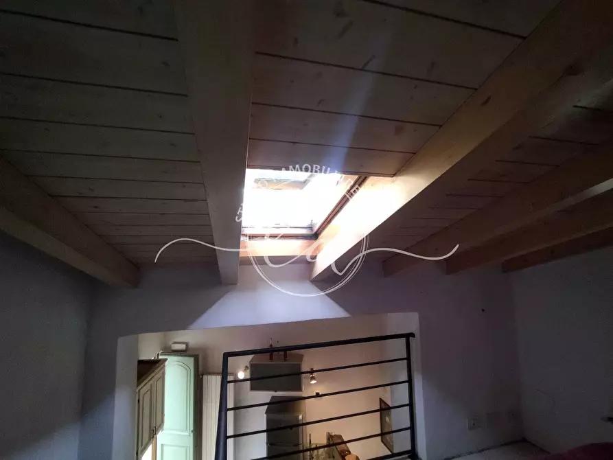 Immagine 25 di Porzione di casa in vendita  a Camaiore