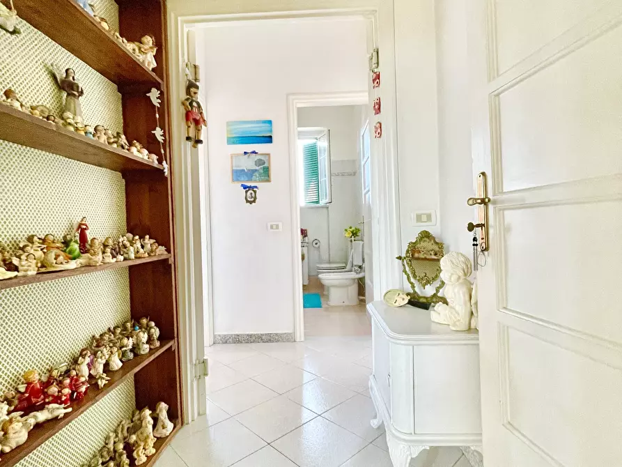 Immagine 10 di Quadrilocale in vendita  a Montignoso