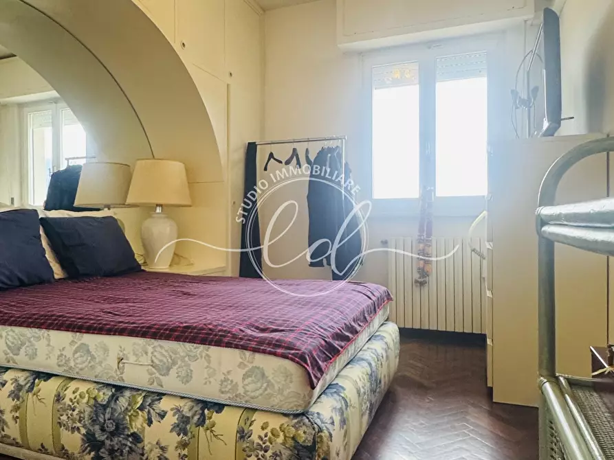 Immagine 42 di Attico in vendita  a Seravezza