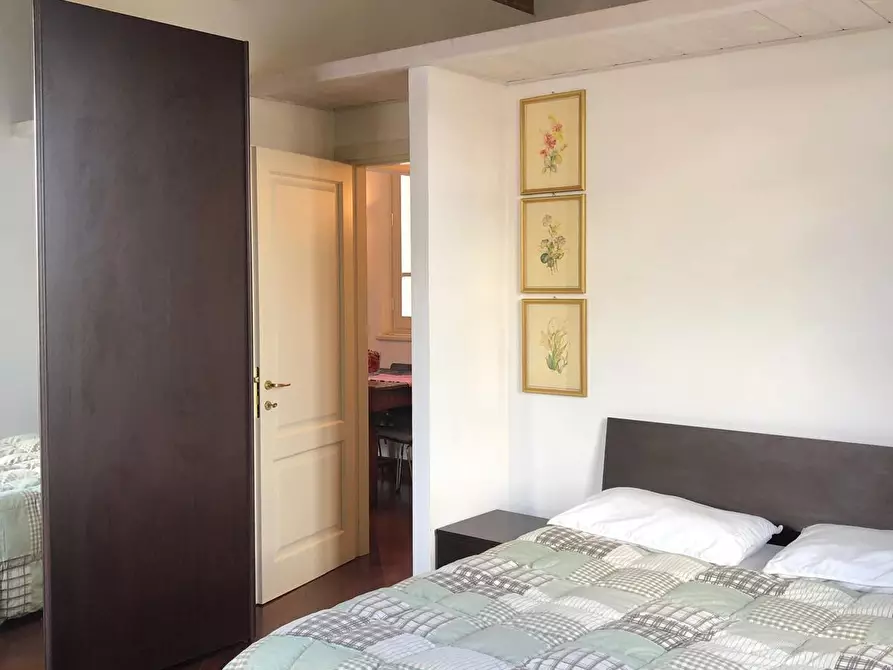 Immagine 23 di Trilocale in affitto  a Pietrasanta