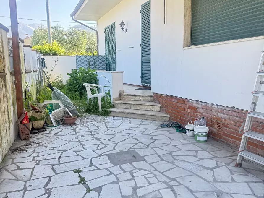 Immagine 2 di Casa indipendente in vendita  a Seravezza