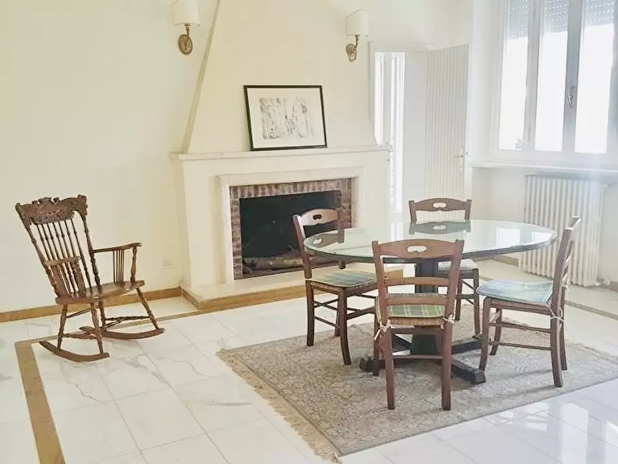 Immagine 14 di Villa in affitto  a Camaiore