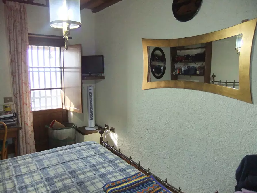 Immagine 37 di Porzione di casa in vendita  a Pietrasanta