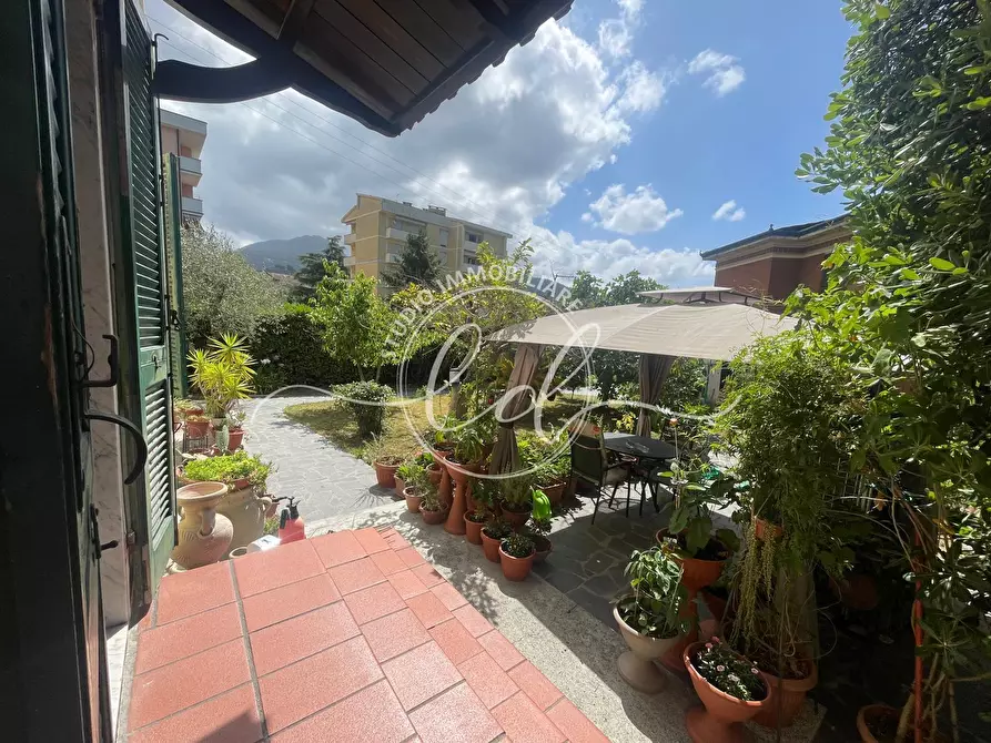 Immagine 49 di Porzione di casa in vendita  a Carrara