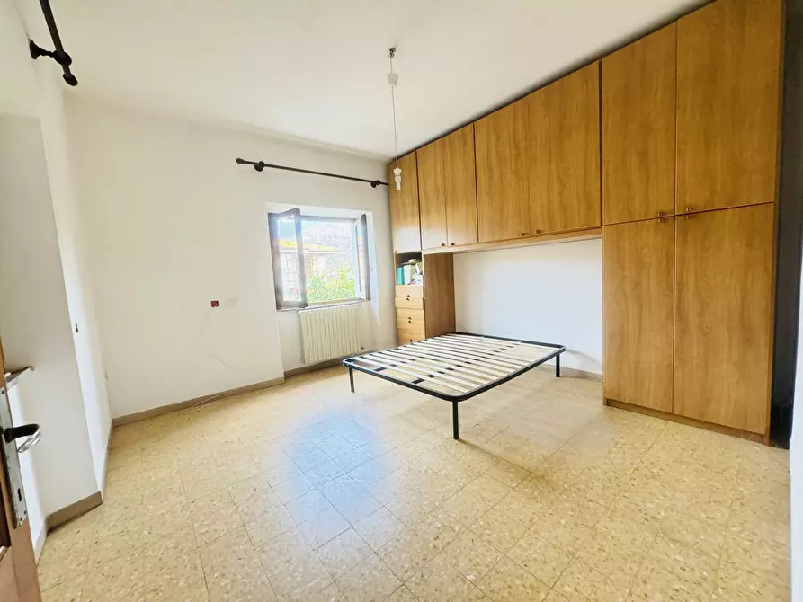 Immagine 29 di Porzione di casa in vendita  a Seravezza