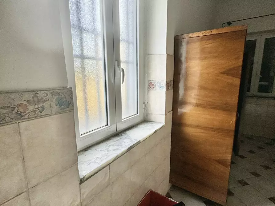 Immagine 47 di Porzione di casa in vendita  a Massa