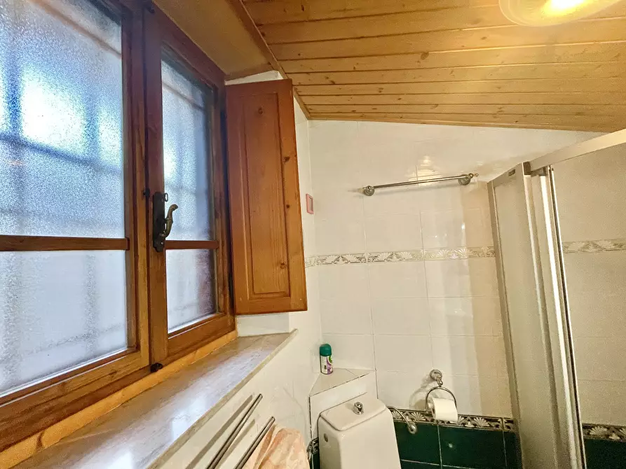 Immagine 49 di Porzione di casa in vendita  a Massarosa