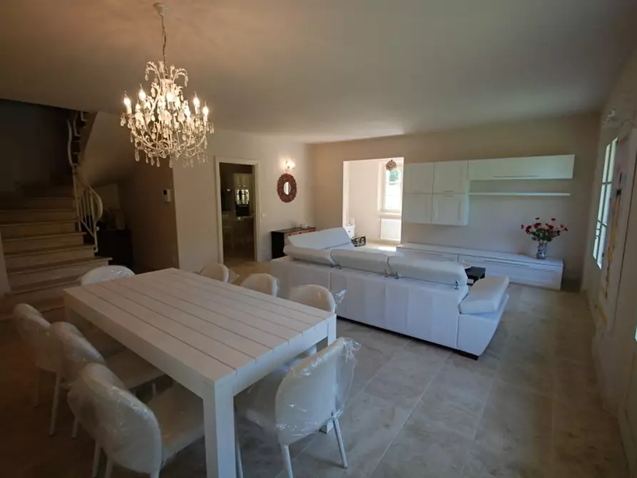 Immagine 70 di Villa in vendita  a Pietrasanta