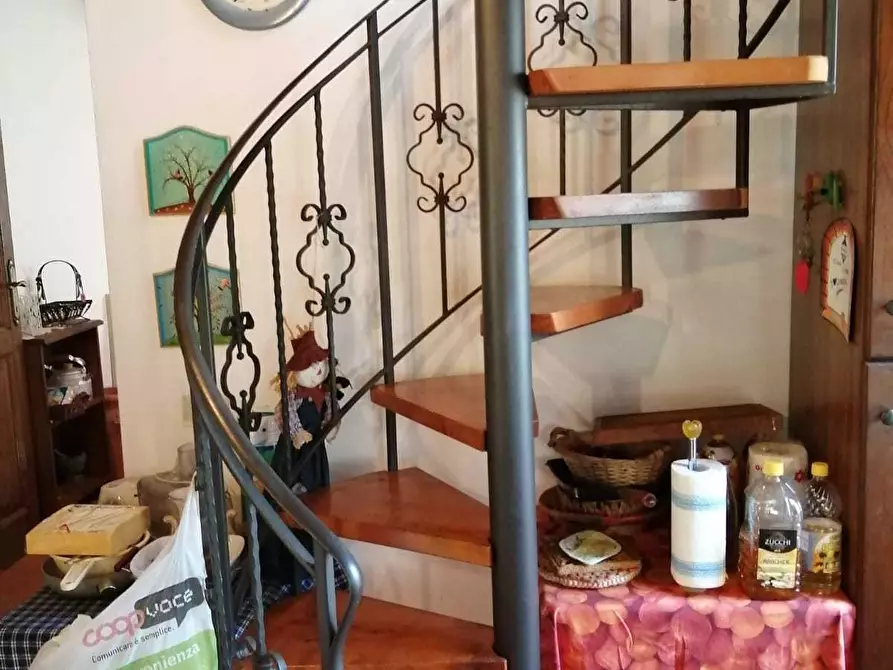 Immagine 40 di Porzione di casa in vendita  a Seravezza