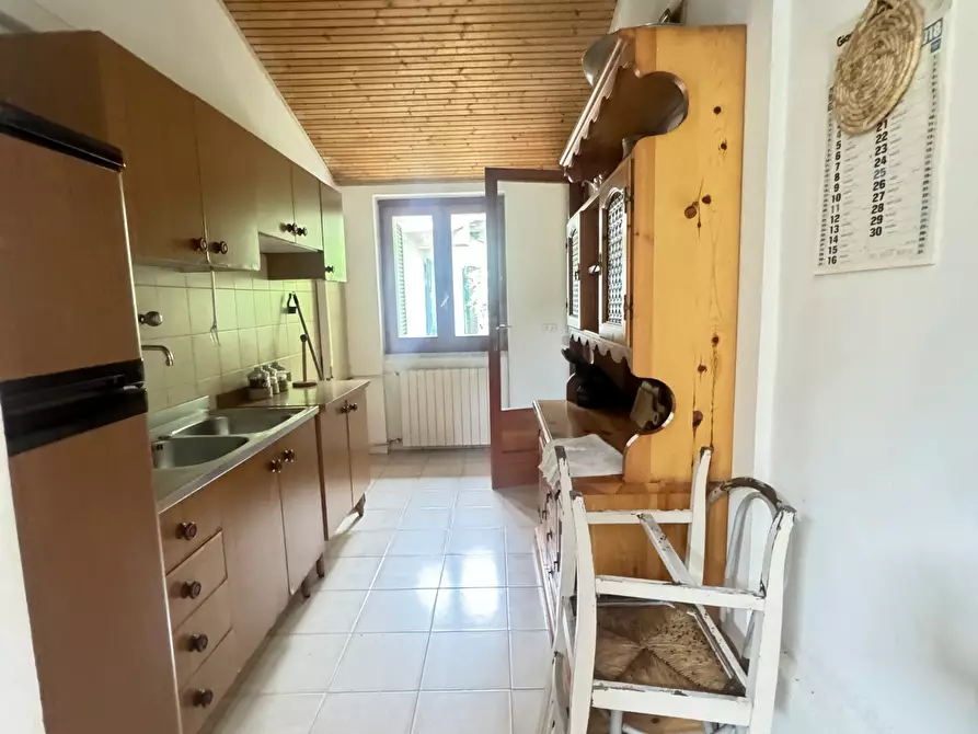 Immagine 19 di Porzione di casa in vendita  a Pietrasanta