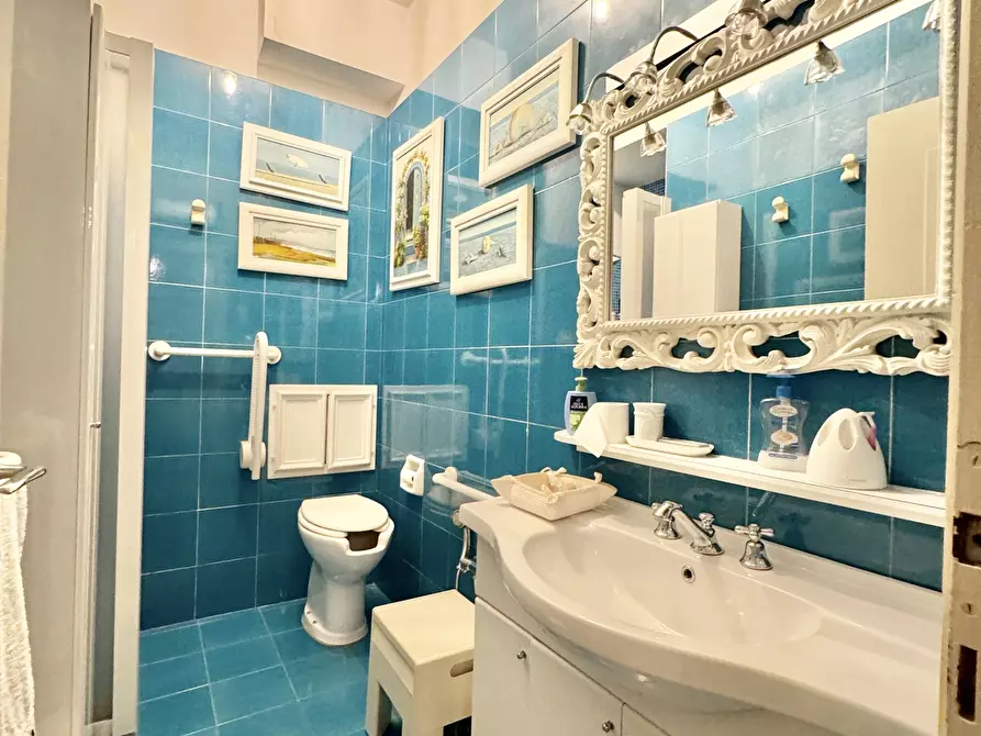 Immagine 23 di Quadrilocale in vendita  a Seravezza