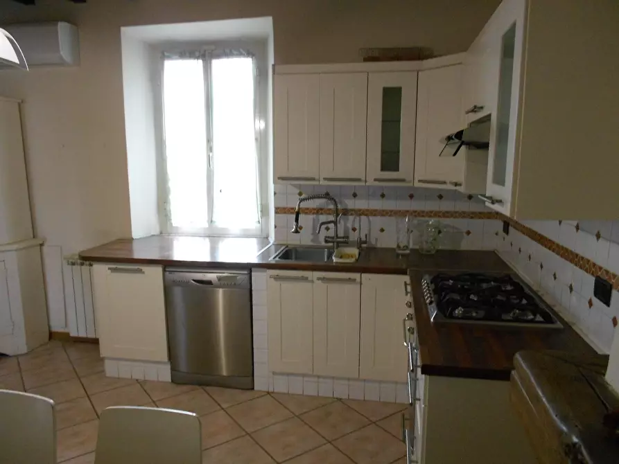 Immagine 7 di Quadrilocale in vendita  a Seravezza