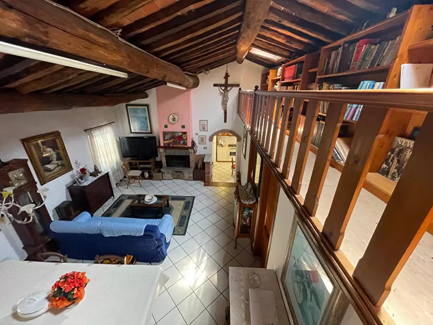 Immagine 16 di Rustico / casale in vendita  a Camaiore