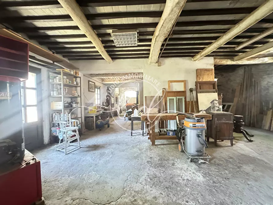 Immagine 44 di Rustico / casale in vendita  a Camaiore