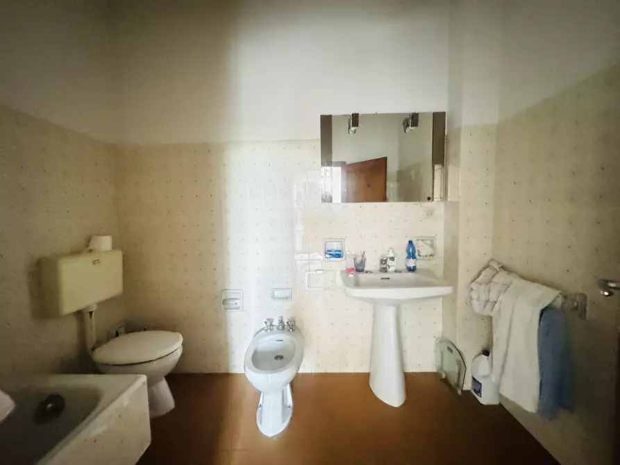 Immagine 15 di Porzione di casa in vendita  a Seravezza