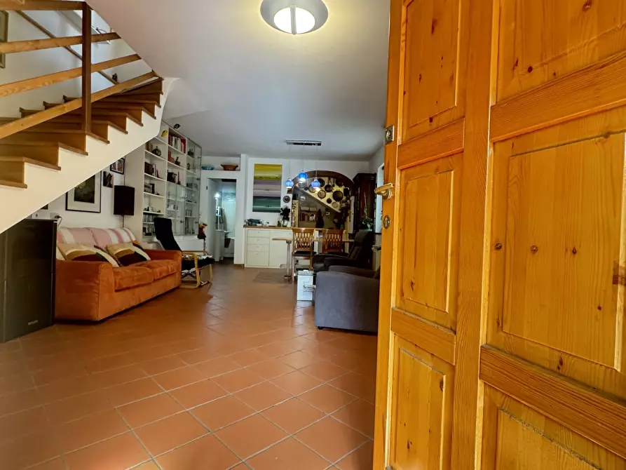 Immagine 48 di Porzione di casa in vendita  a Pietrasanta