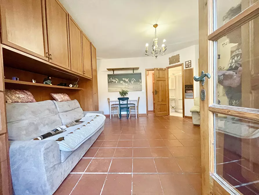 Immagine 56 di Porzione di casa in vendita  a Massarosa