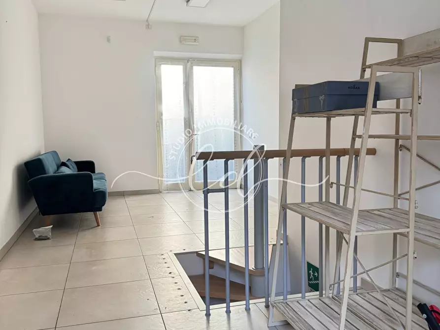 Immagine 2 di Capannone industriale in vendita  a Seravezza