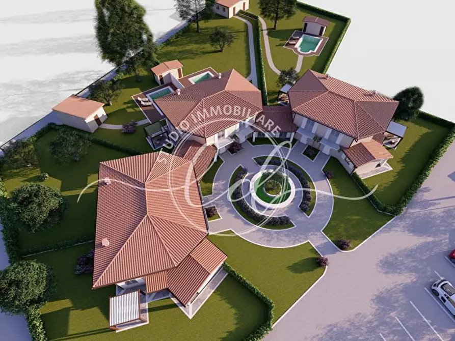 Immagine 1 di Terreno edificabile in vendita  a Pietrasanta