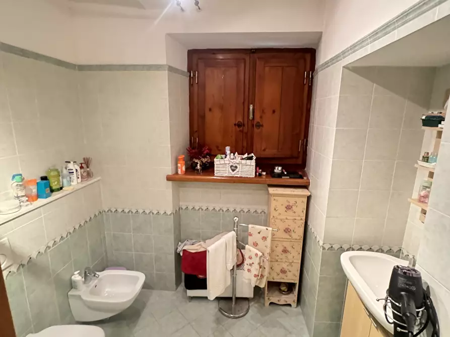 Immagine 12 di Stanza singola in vendita  a Pietrasanta