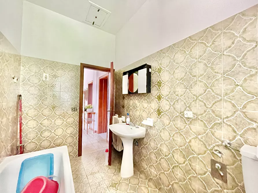 Immagine 50 di Villa in vendita  a Pietrasanta