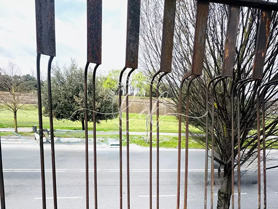 Immagine 18 di Pentalocale in vendita  a Lucca