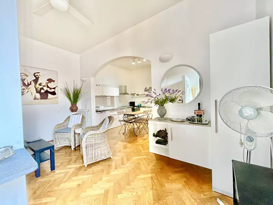 Immagine 10 di Trilocale in affitto  a Pietrasanta