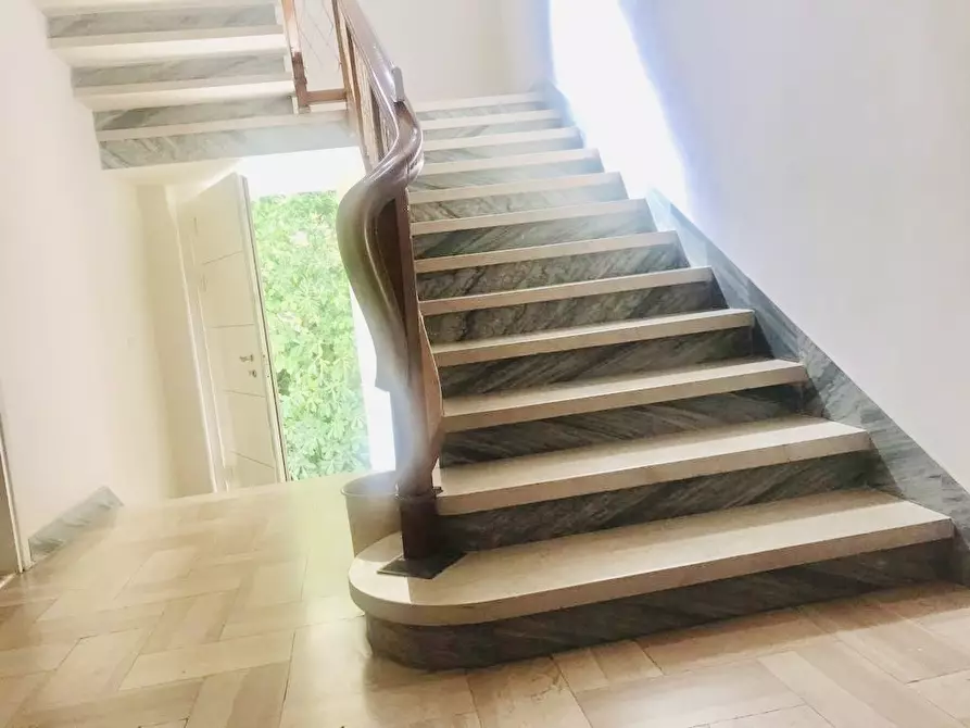 Immagine 16 di Villa in affitto  a Camaiore