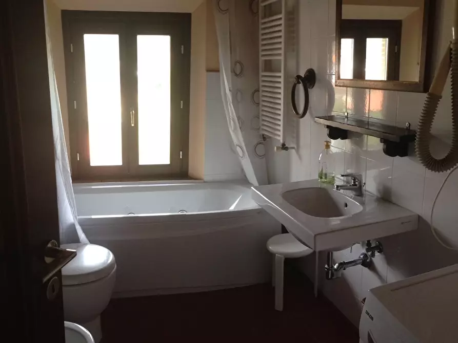 Immagine 48 di Rustico / casale in vendita  a Camaiore