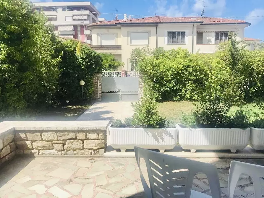 Immagine 24 di Villa in affitto  a Camaiore
