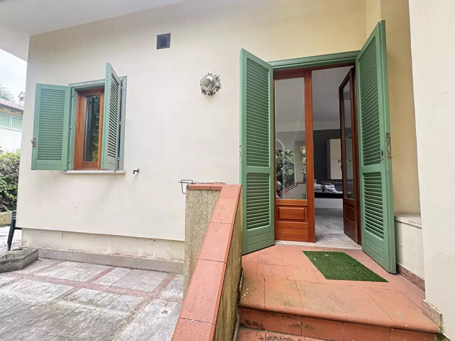 Immagine 60 di Porzione di casa in vendita  a Pietrasanta