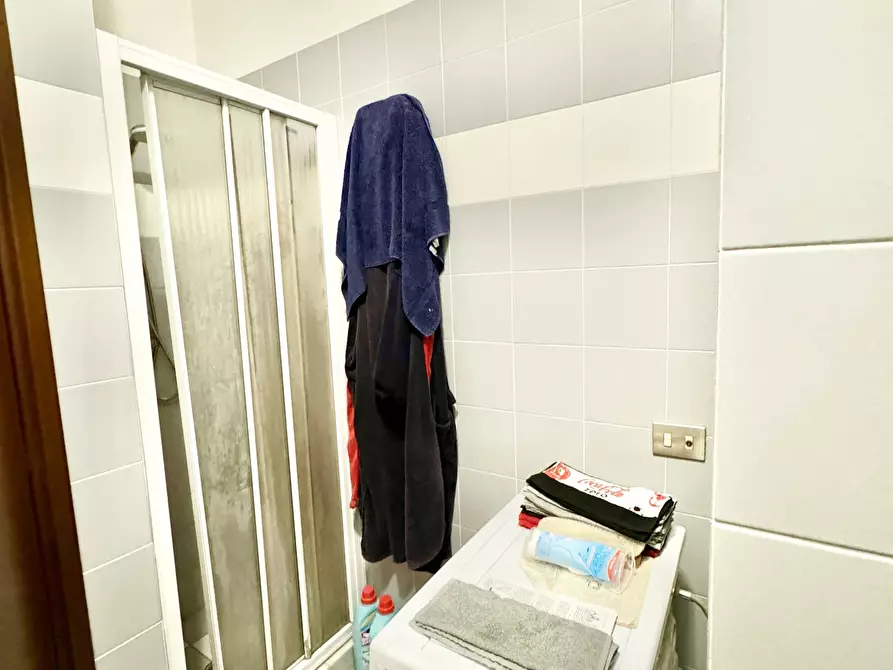 Immagine 37 di Porzione di casa in vendita  a Massa