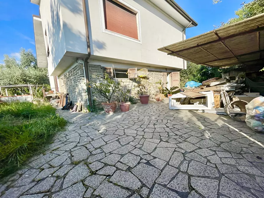 Immagine 3 di Appartamento in vendita  a Pietrasanta