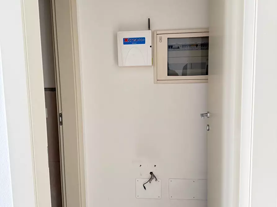 Immagine 8 di Capannone industriale in affitto  a Seravezza